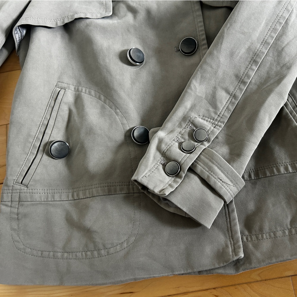 Stylish Gray Double-Breasted Jacket - image 3